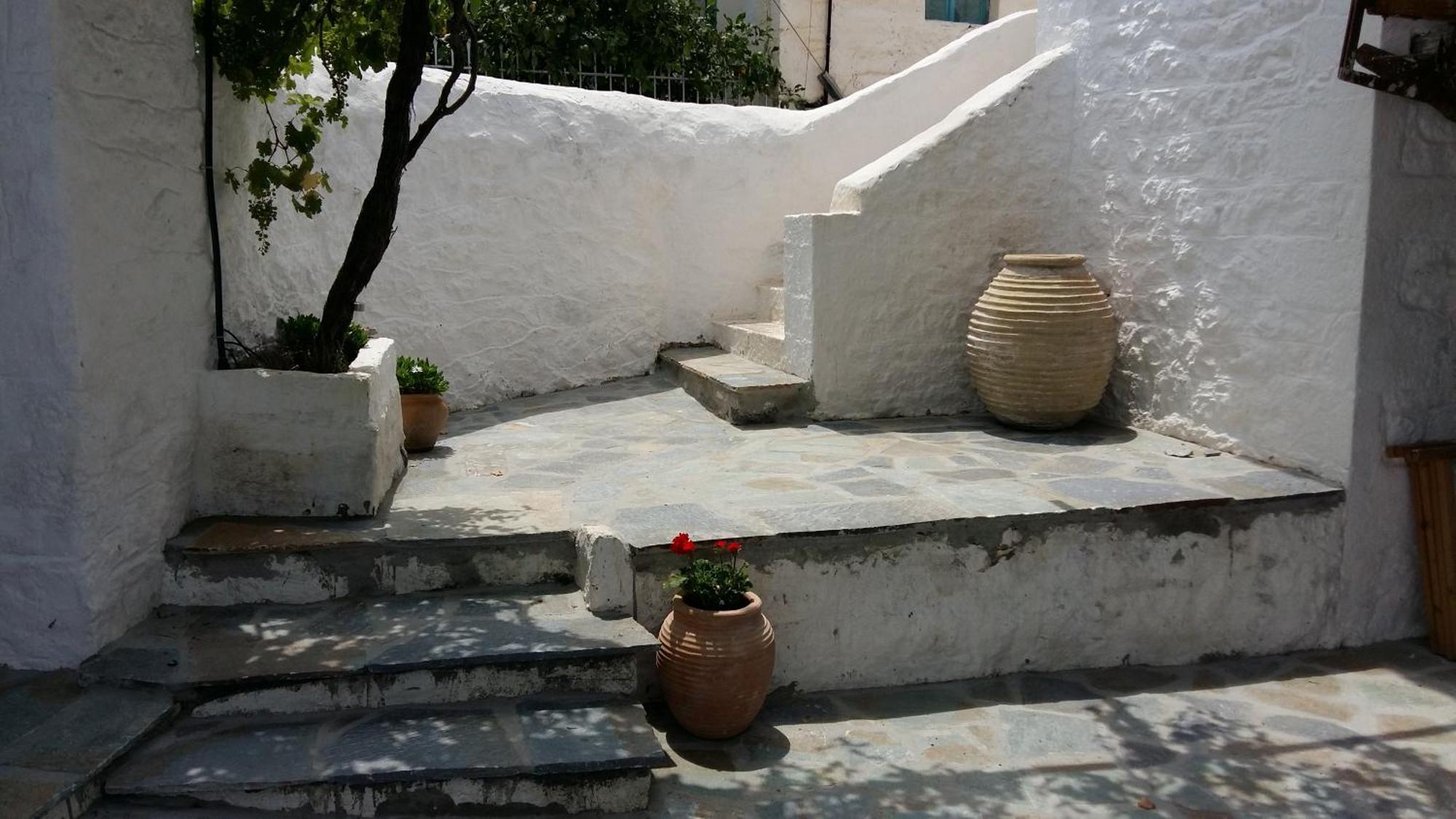 Lovely Traditionnal House With Sea View Tiros Exterior photo